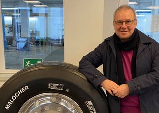 Schauspieler Joachim Król zu Besuch bei Reifen Stiebling in Herne