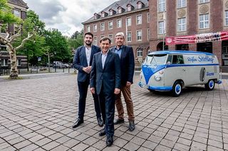 Restaurierter VW-Bulli erinnert an Anfangszeiten