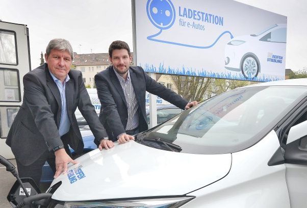 Herner Unternehmen nimmt Stromtankstelle in Betrieb