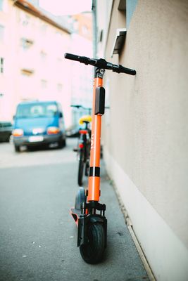 E-Scooter boomen auch bei uns: Reifenverkauf und Montage